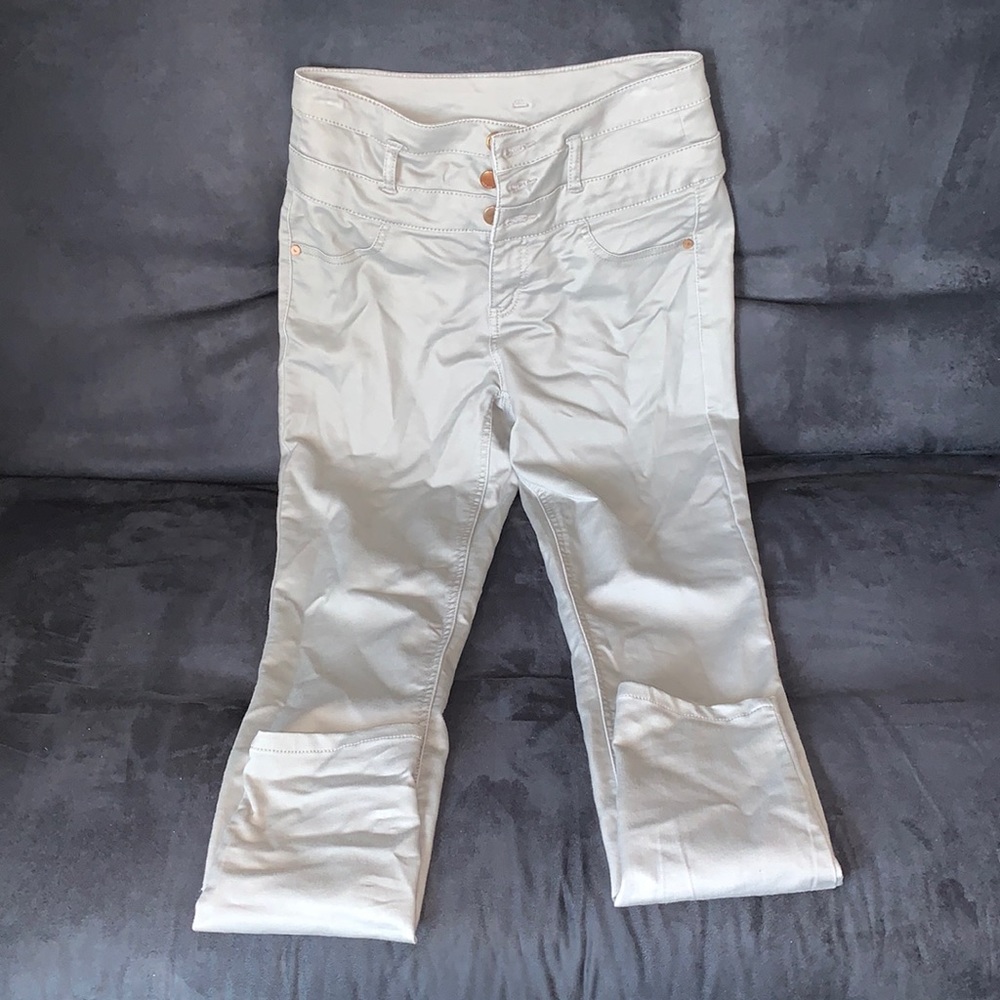 High rise, stretchy jeans with a straight flare!